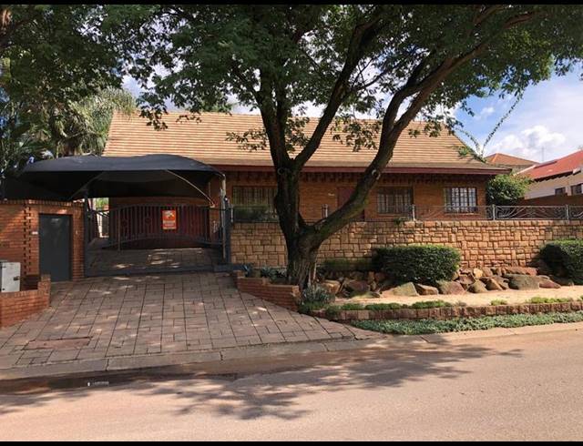6 BEDROOM HOUSE FOR SALE IN AMANDASIG